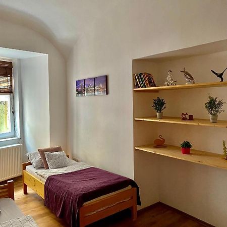 شقة Grande Familia Apartman إغير المظهر الخارجي الصورة