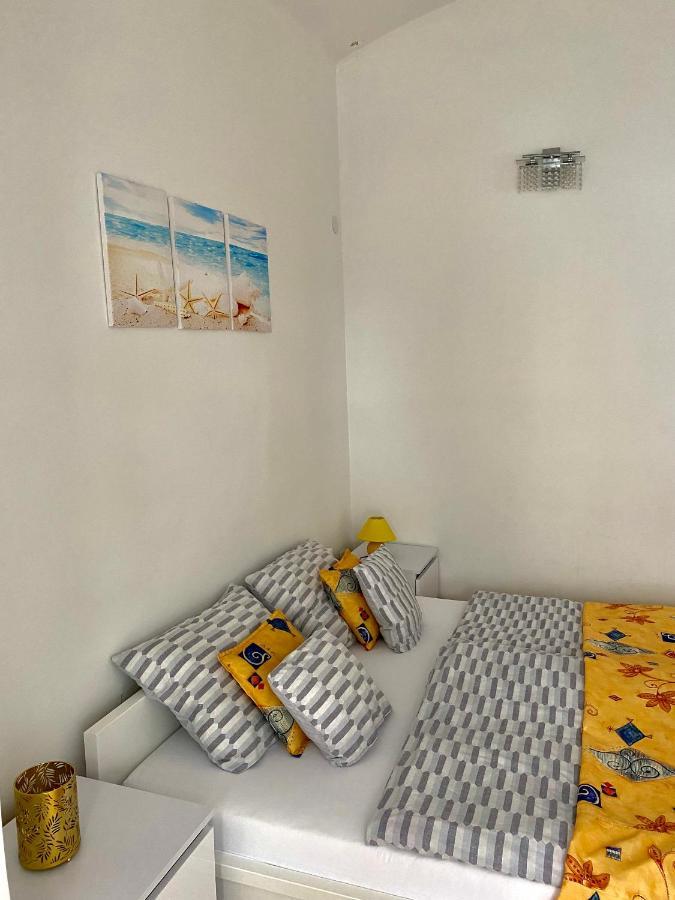 شقة Grande Familia Apartman إغير المظهر الخارجي الصورة